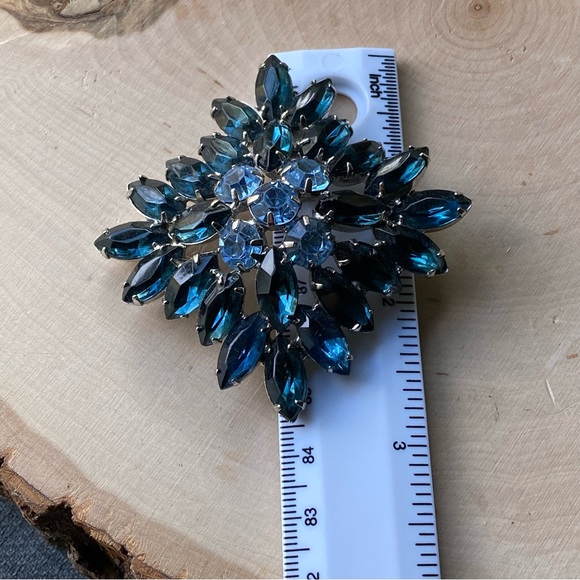 Vintage- Juliana- Dramatic Maltese Cross of Montana Blue & Light Sapphire - Picture 14 of 17